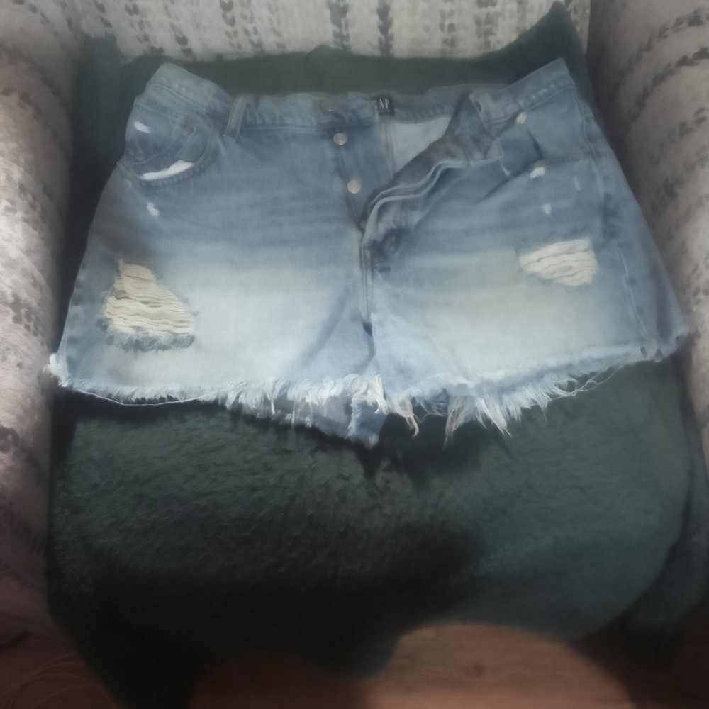 Light Blue Distressed Gap Denim  Cut Off Style Shorts‎ Size 31